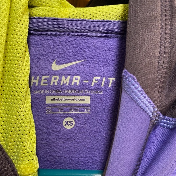 Nike women’s sweatshirt, size x-small like new - Picture 5 of 9